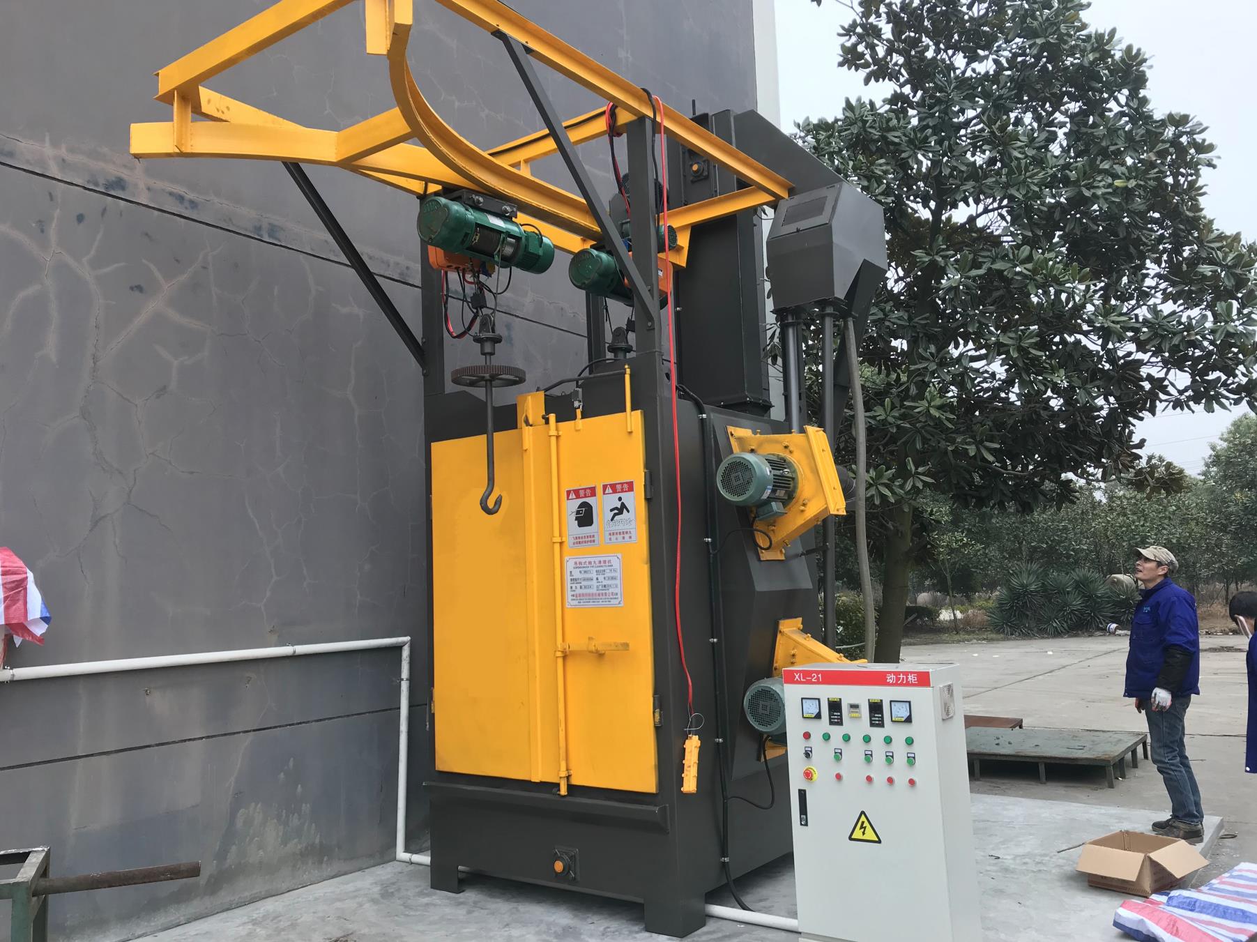 江蘇拋丸機(jī)除銹設(shè)備 1 Q376/378/3710吊鉤式拋丸機(jī) 1